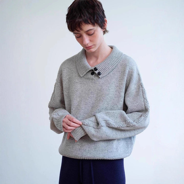 Pull à col roulé à la mode pour femmes avec détails de boutons Chic & Stil