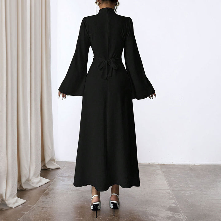 Robe maxi élégante pour femme avec manches fluides et col haut Chic & Stil