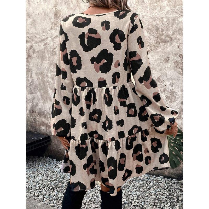 Casual leopard print women's dress with voluminous sleeves and a flowy cut Lune London