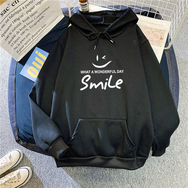 Women's hoodie with cheerful smile print Chic & Stil