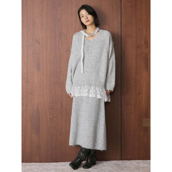 Women Longer Fluffy V-neck Mohair look Pullover with Lace Trim
