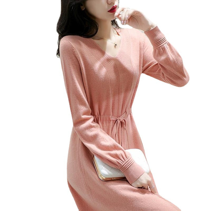 Robe en tricot pour femmes avec décolleté en V et ceinture à la taille Chic & Stil