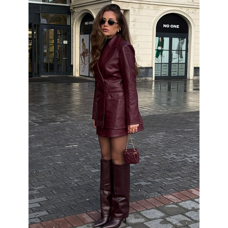 Elegant leather jacket for women with a modern design featuring double-breasted Lune London
