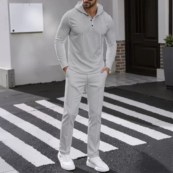 Trendy hooded leisure set for men with practical pockets Lune London