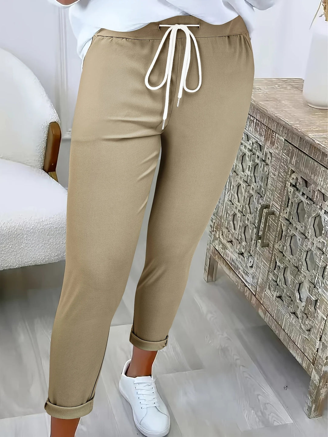 Comfortable leisure pants for women with elastic waist Lune London