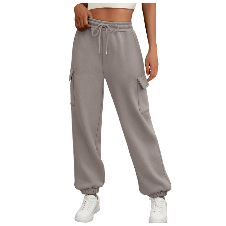 Chic and stylish high cargo sweatpants for women