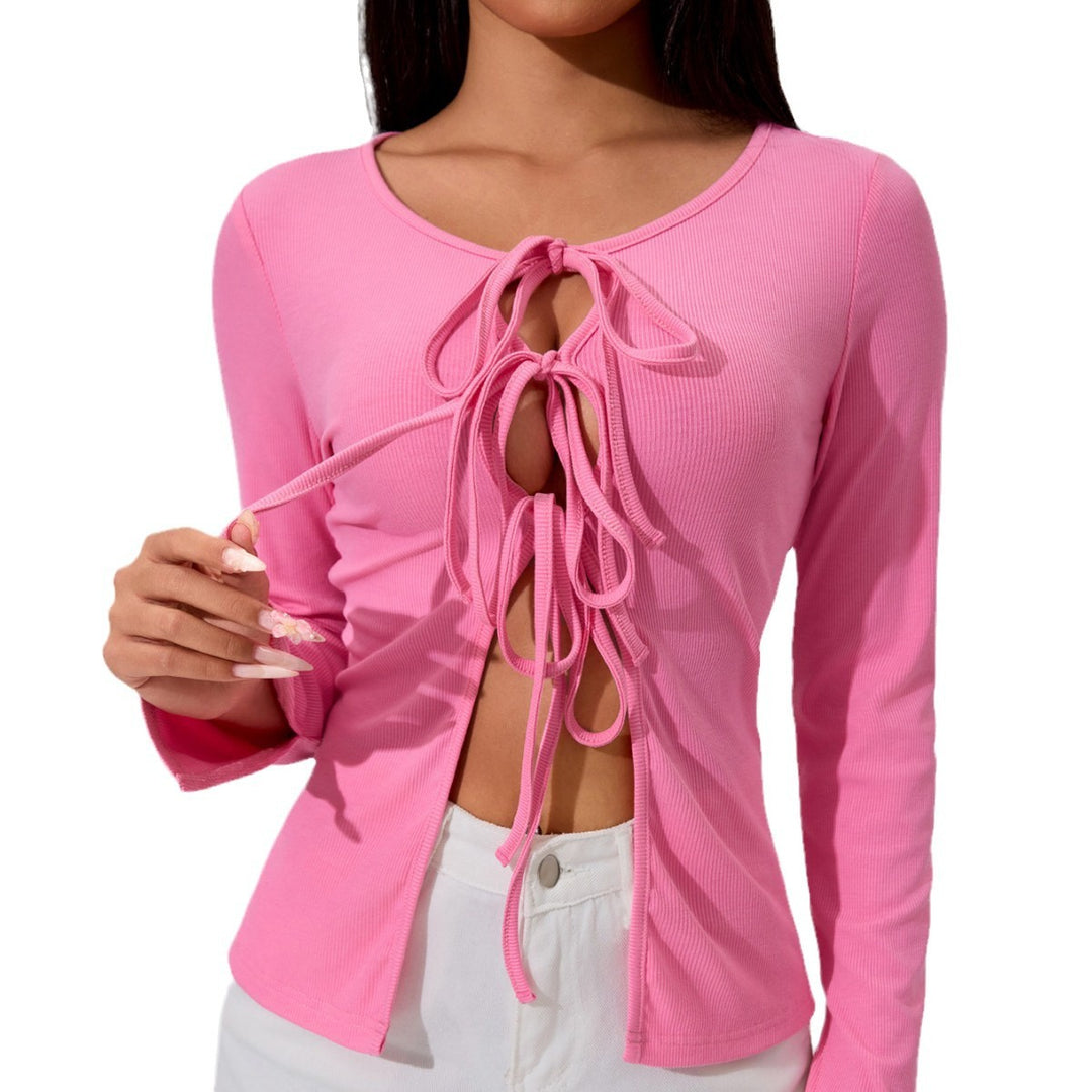 Top à manches longues pour femmes avec un design à laçage ludique Chic & Stil