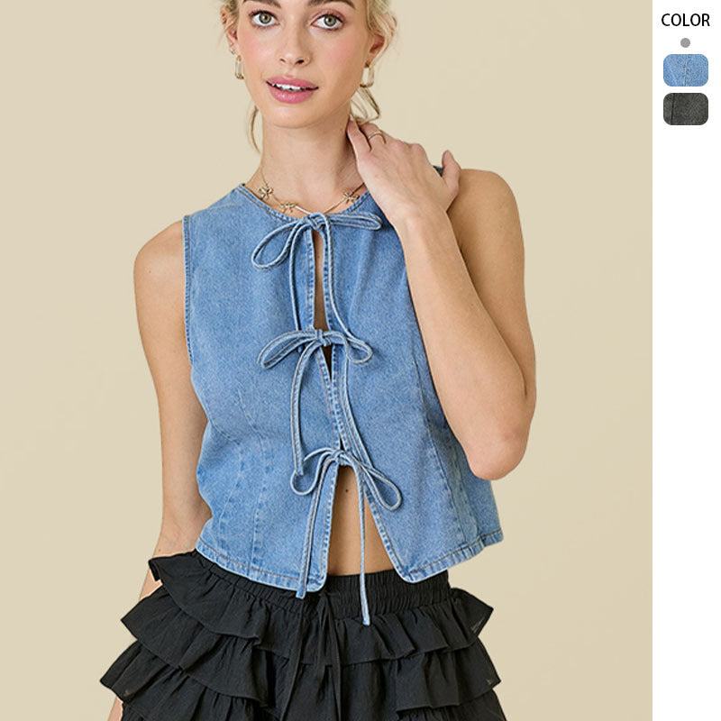 Women's denim jacket with a trendy lace design
