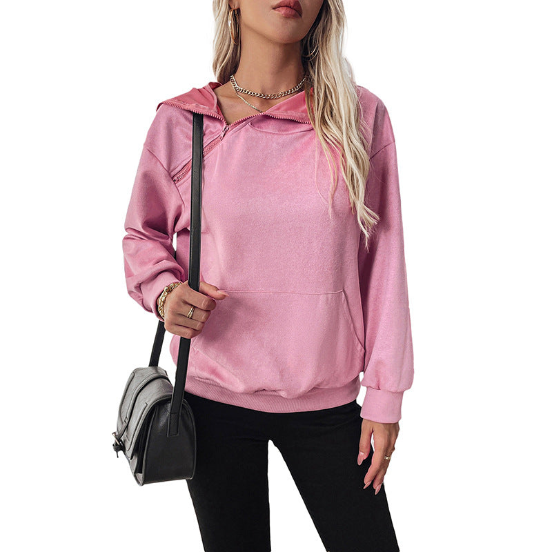 Sporty hoodie for women with a relaxed fit and kangaroo pocket Lune London