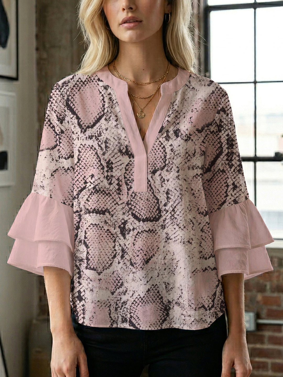 Women's casual blouse with ruffled sleeves and botanical print Lune London