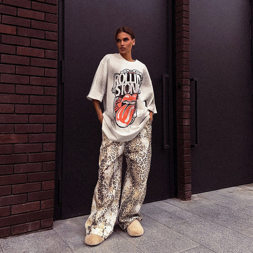 Oversized T-shirt for women with creative graphics and relaxed cuts Amarae