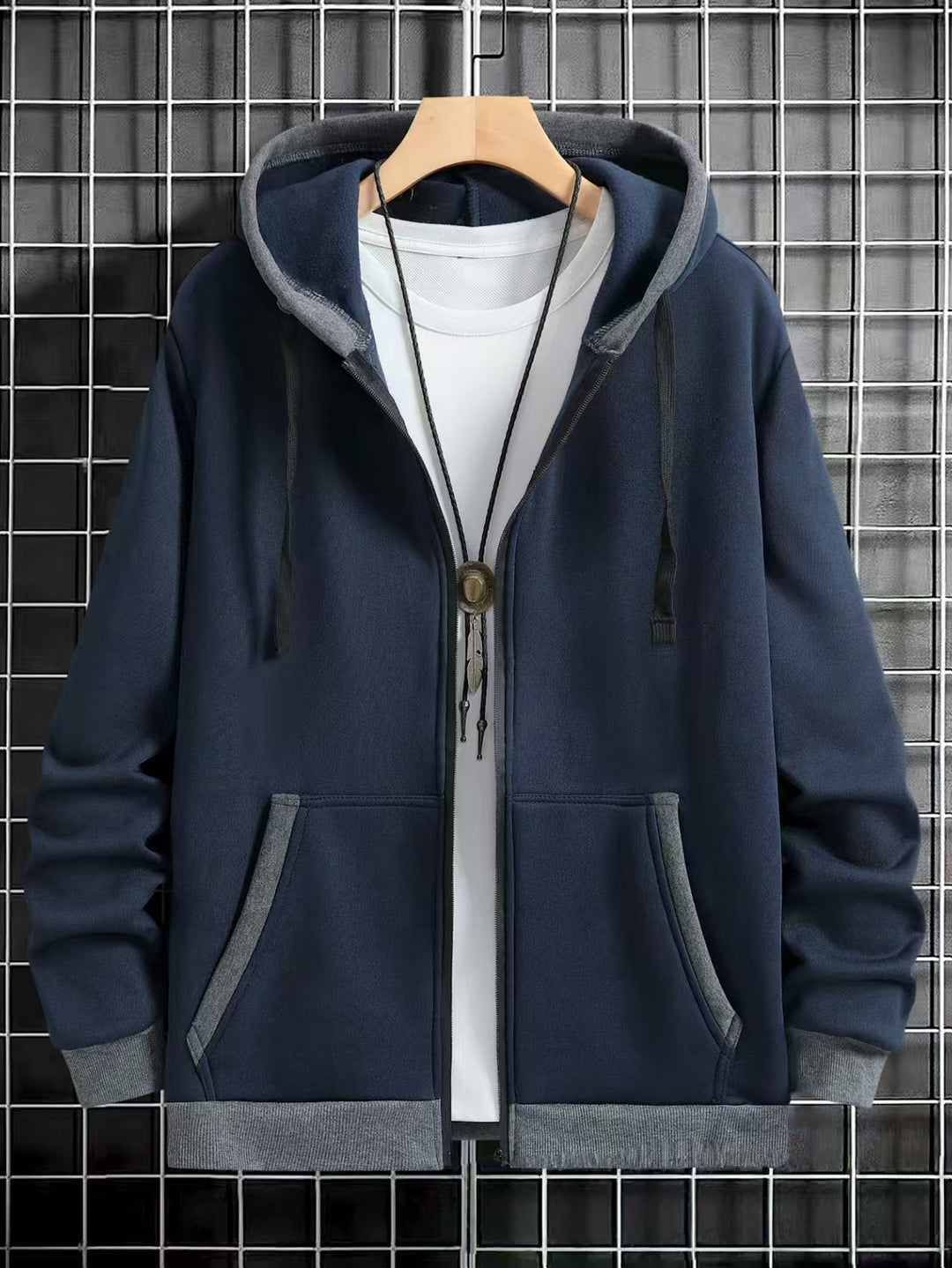 Men's comfortable hooded sweatshirt with zipper and handy pockets Lune London