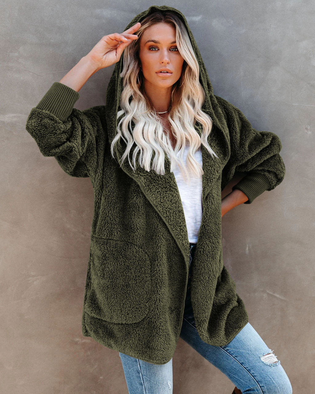 Ladies cozy fleece jacket with wide sleeves and a hood Lune London