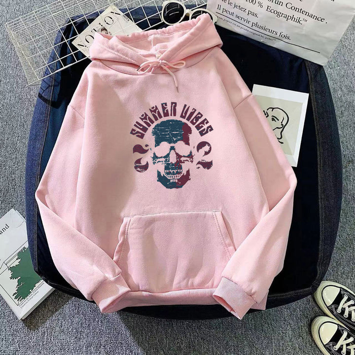 Women's hoodie with artistic skull design Chic & Stil