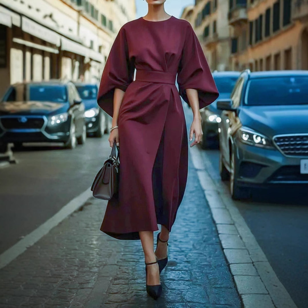 Elegant maxi dress for women with loose fit and belt at the waist Lune London