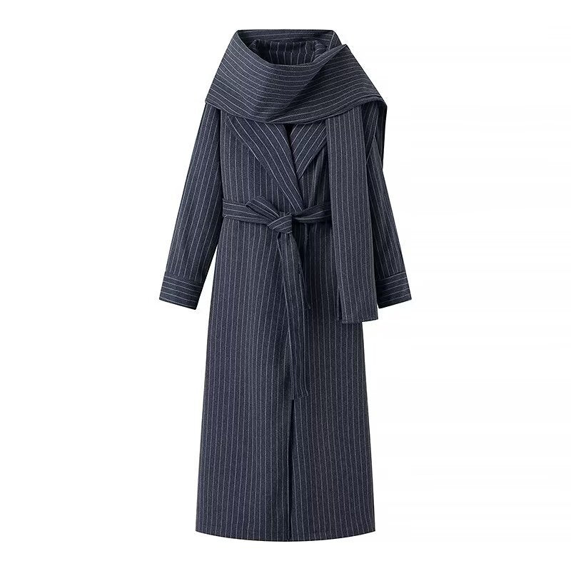 Manteau élégant pour dames avec large col et ceinture Chic & Stil
