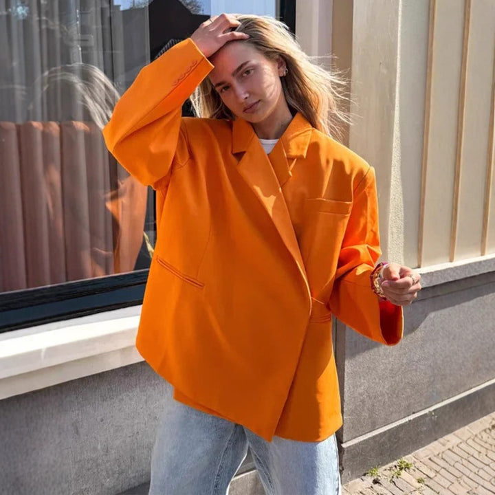 Women's oversized blazer with boxy silhouette, concealed closure and flap pockets Amarae