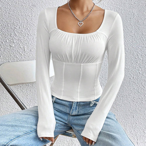 Chemise à manches longues pour femmes avec encolure carrée et design flatteur pour la silhouette Chic & Stil