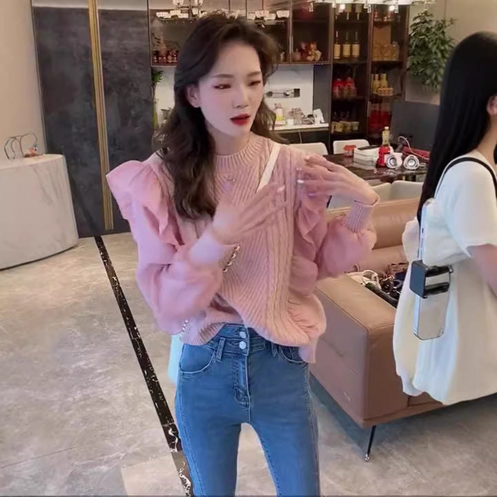 Pull en tricot féminin à la mode avec des détails en volants et une texture Chic & Stil