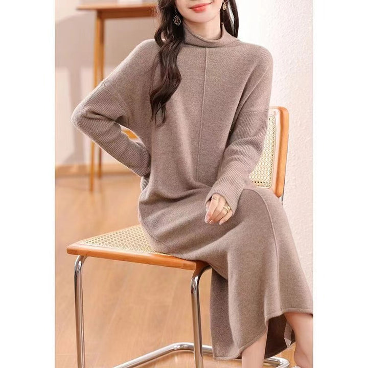 Robe en tricot pour femmes avec col montant et silhouette décontractée Chic & Stil