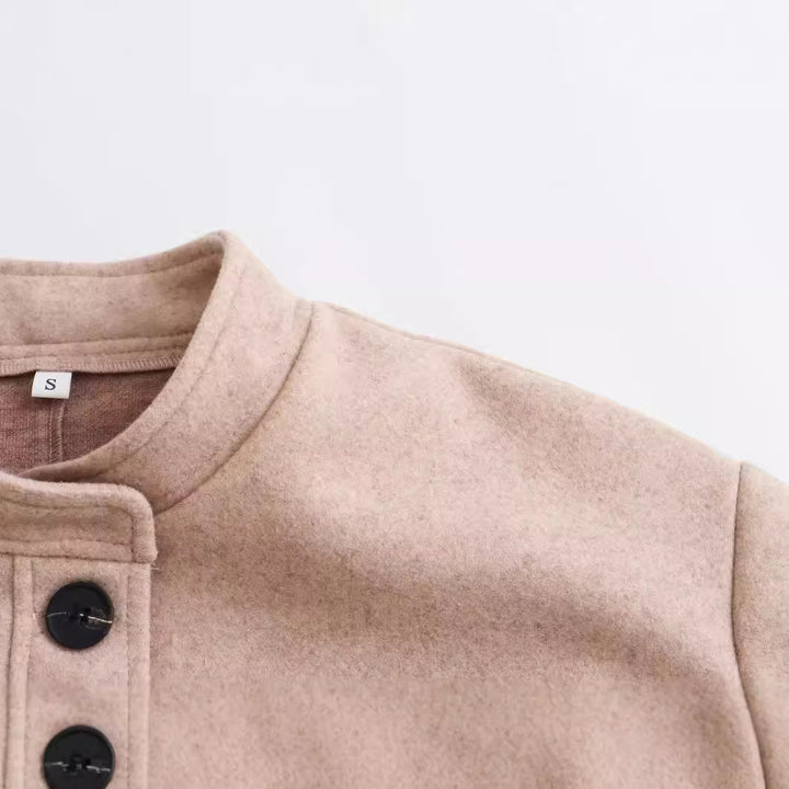 Veste de transition pour femmes au style oversized moderne avec des poches pratiques Chic & Stil