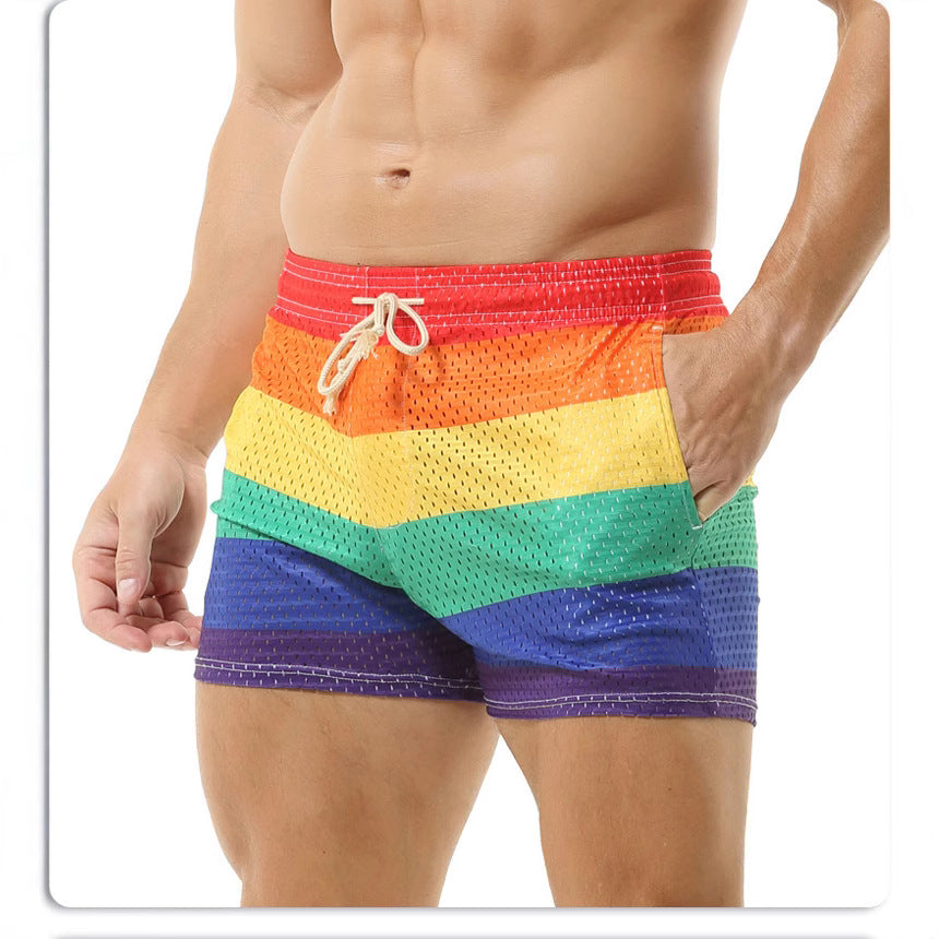 Shorts de bain pour hommes avec un matériau en maille respirant et un motif de rainbow coloré Lune London