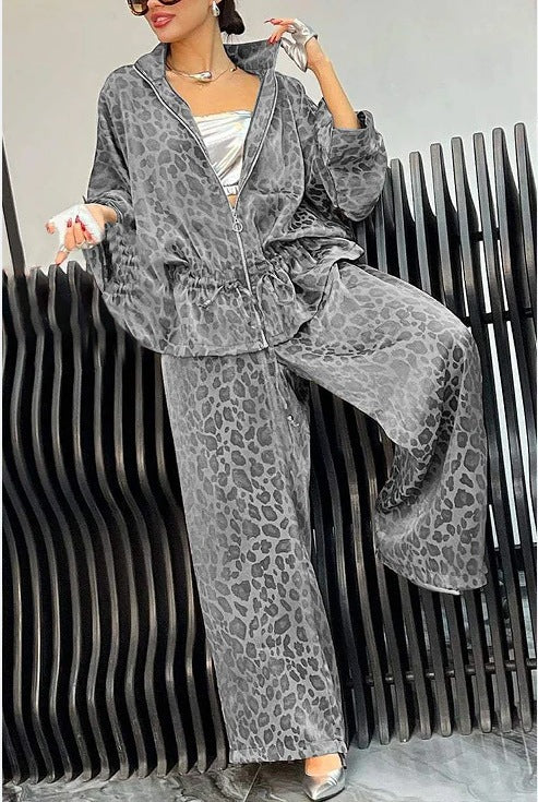 Lady casual jumpsuit with trendy leopard print and loose fit Lune London