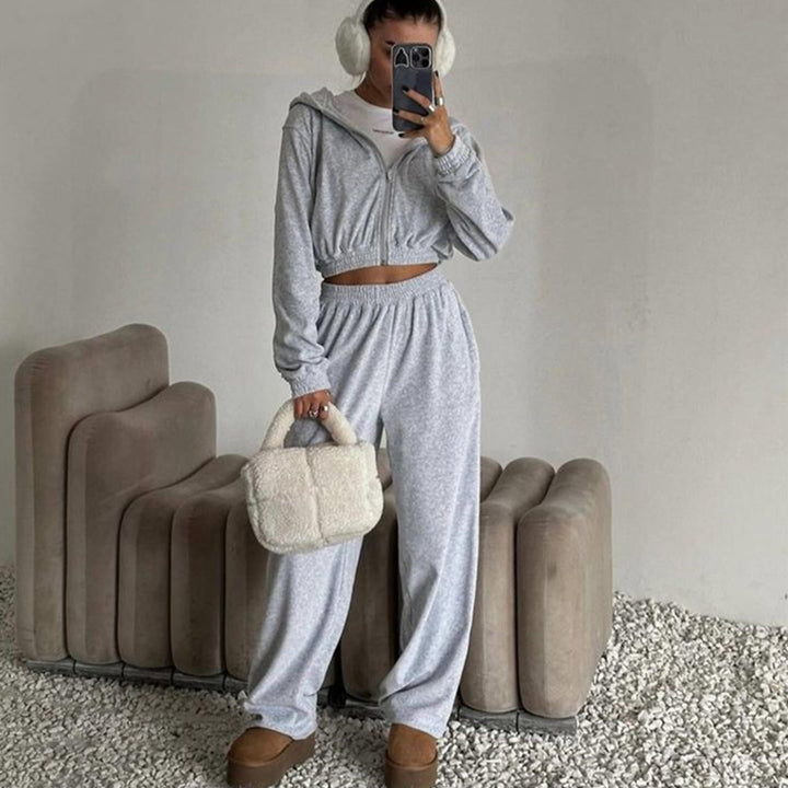 Women's sporty hoodie set with elastic waist and relaxed fit Lune London