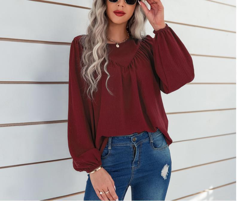Casual blouse for women with flared sleeves and a fine ribbed texture Lune London