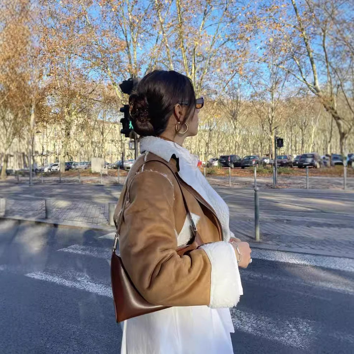 Women's cropped sheepskin jacket with trendy cut and original pockets Lune London