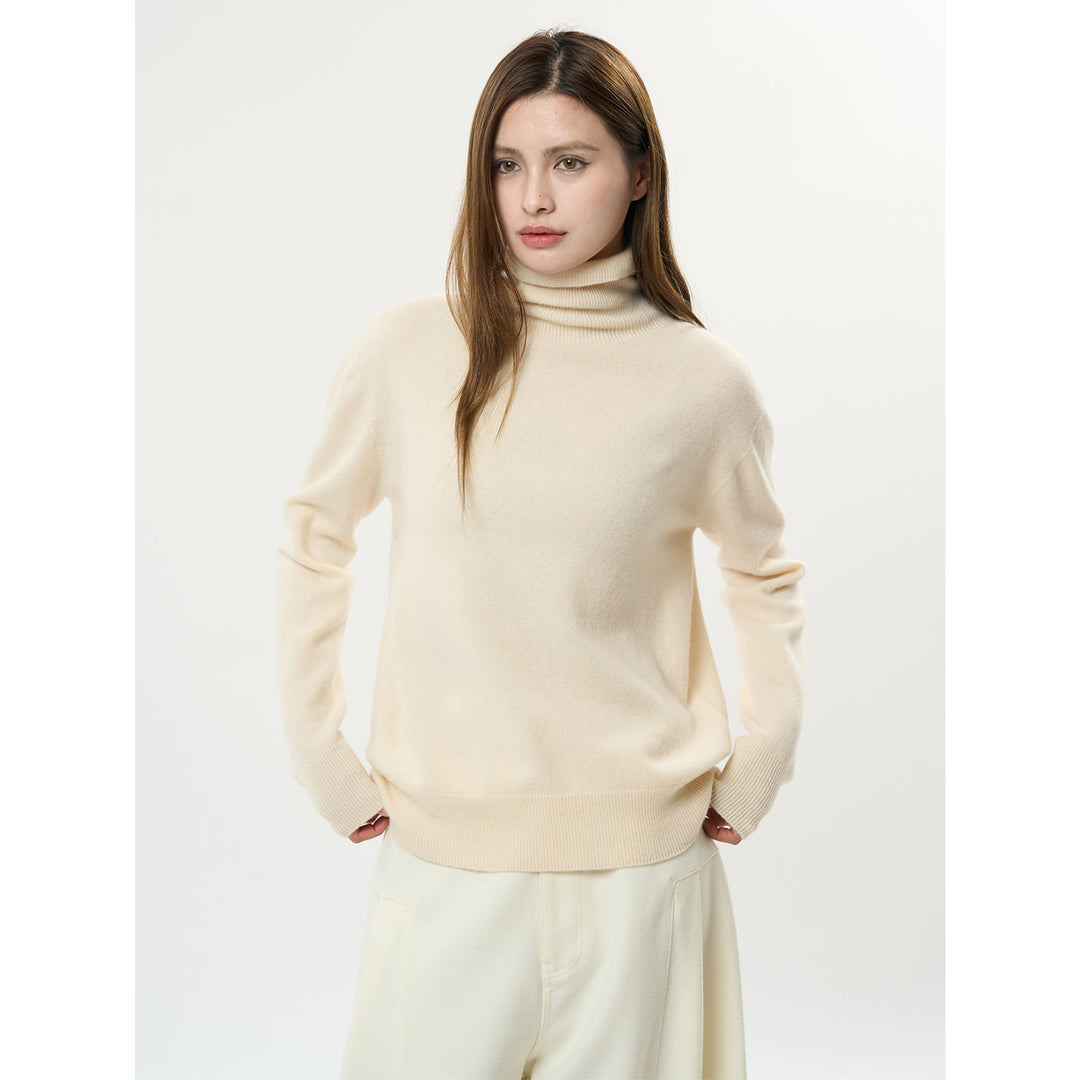 Women's Fine Cashmere-Style Rollneck Sweater with Relaxed Fit and Ribbed Cuffs Amarae