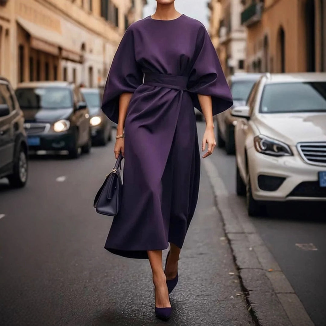 Elegant maxi dress for women with loose fit and belt at the waist Lune London
