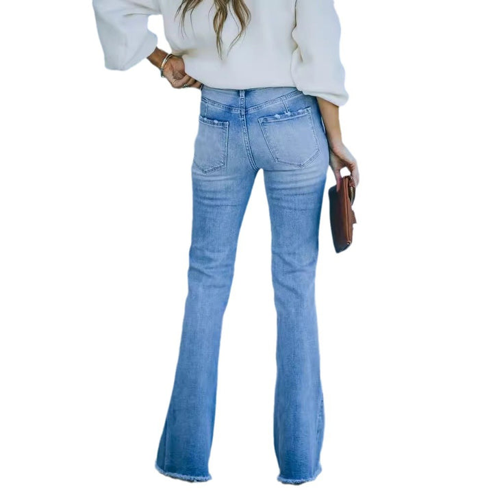 High-waisted bootcut jeans with frayed hem for women in wide fit Chic & Stil