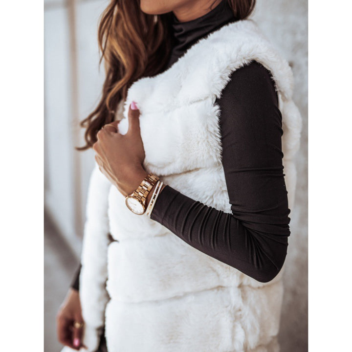 Long coat for women in soft faux fur with quilted design Lune London