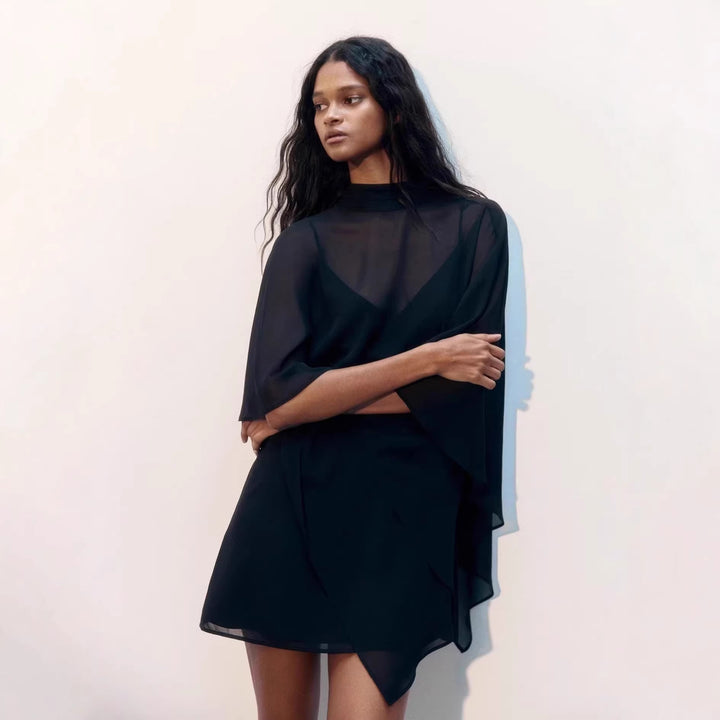 Women's elegant chiffon tunic with asymmetric cut and flowing design Chic & Stil