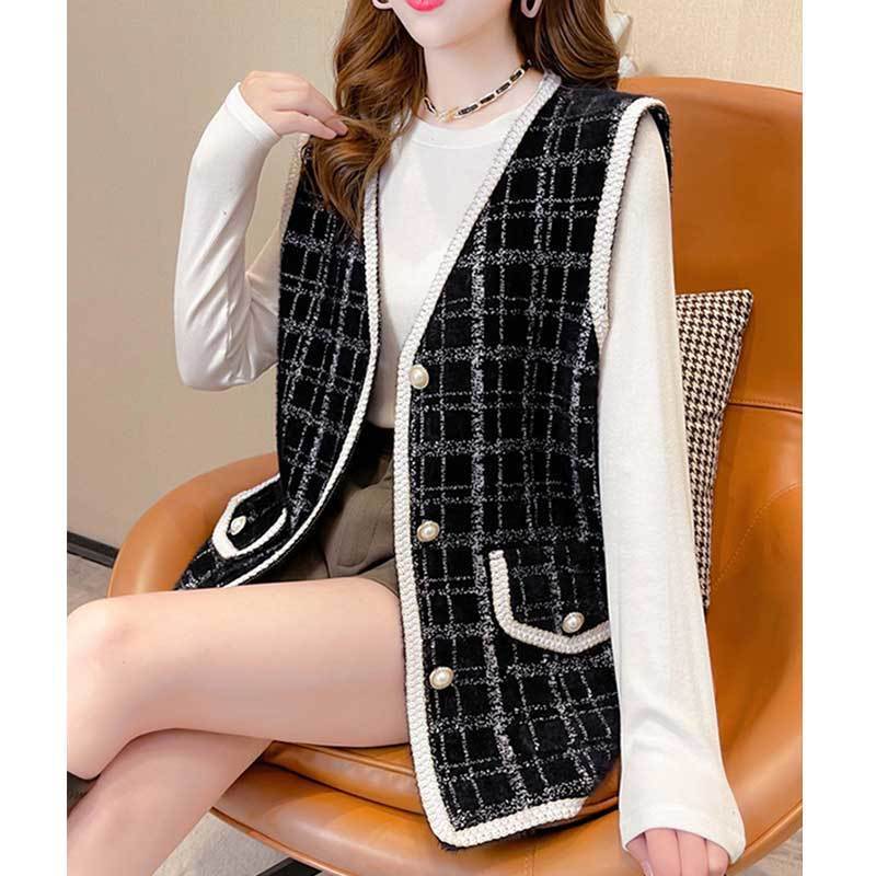 Gilet à la mode pour dames avec des détails de boutons décoratifs et un élégant motif à carreaux Chic & Stil