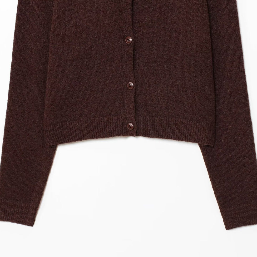 Ladies elegant cardigan with button closure and round collar Lune London