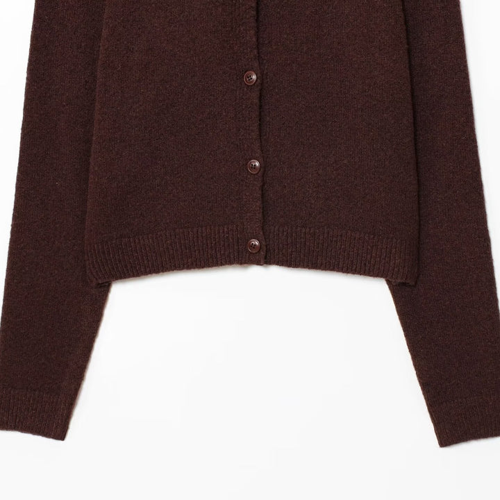 Ladies elegant cardigan with button closure and round collar Lune London