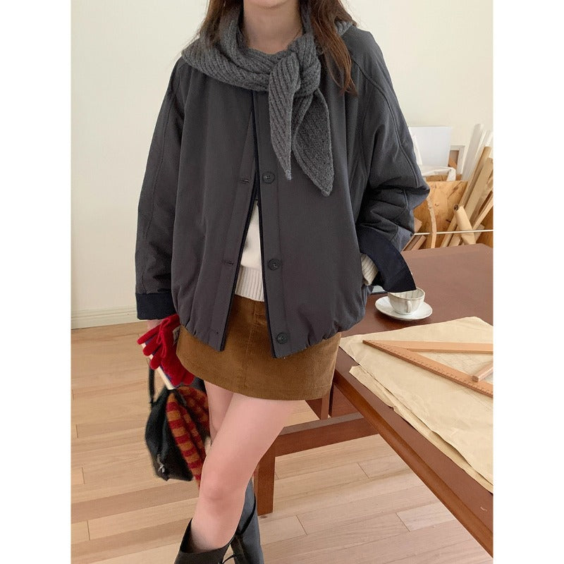 Women's casual transitional jacket with practical buttons and elegant cut Chic & Stil