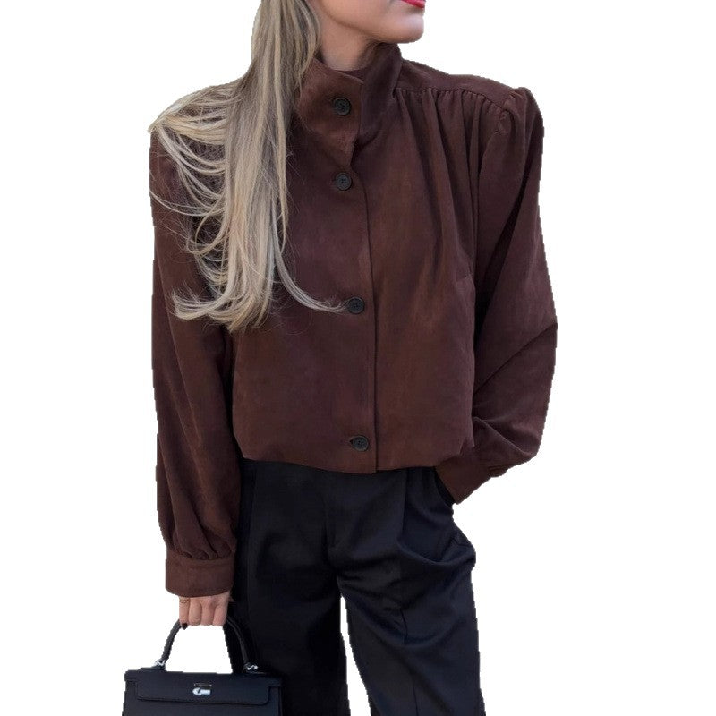 Veste élégante pour femmes avec des manches bouffantes texturées et un détail de bouton Lune London