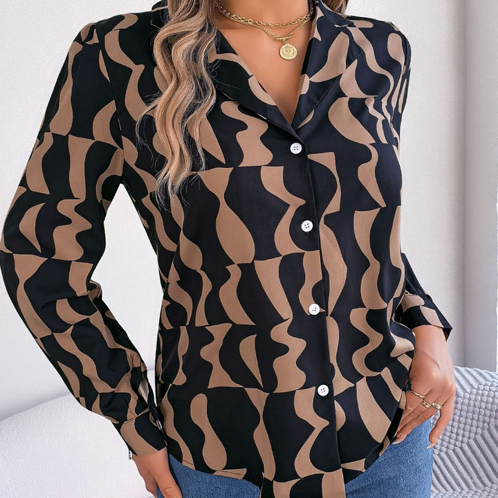 Women's blouse with trendy graphic print and elegant collar Lune London