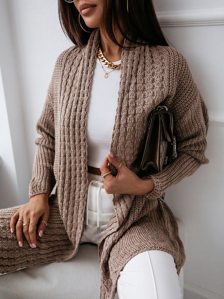 Ladies Chunky Knit Cardigan with Elegant Chic Structure and Style