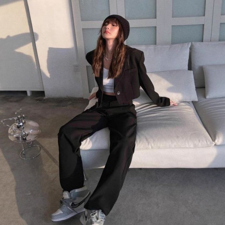 Ensemble Blazer-Pantalon Élégant et Moderne pour Femmes Chic & Stil