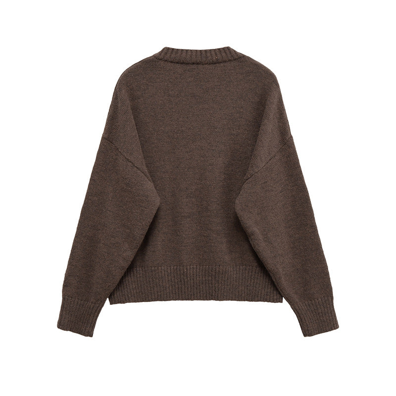 Comfortable knitted sweater for women with V-neck and generous fit Lune London