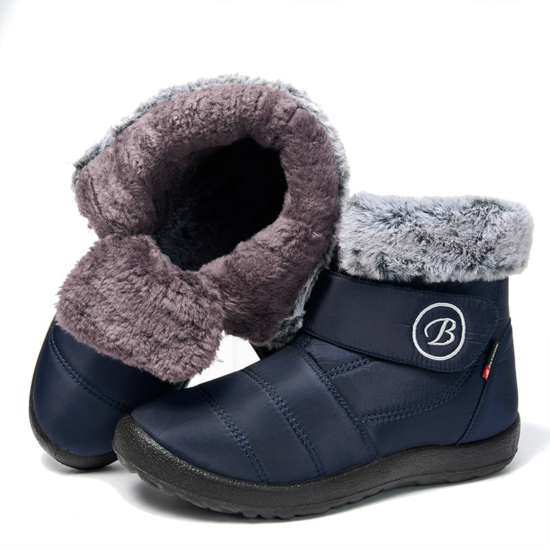 Insulated winter boots for women with practical velcro closure and warm fleece lining Lune London