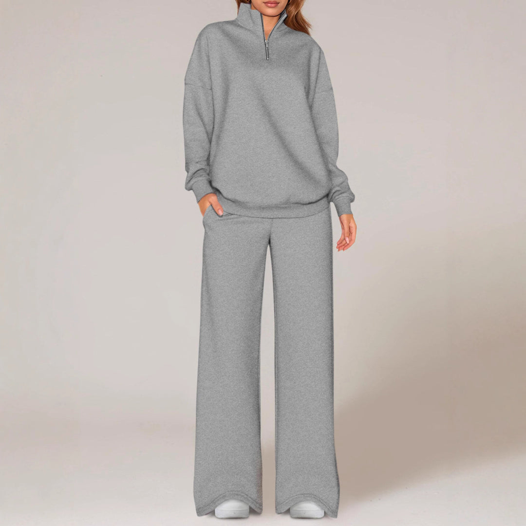 Casual sweatpants set for women with high collar and zipper Lune London