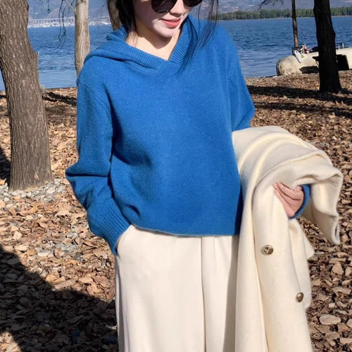 Knitted pullover for women with V-neck and hood Amarae