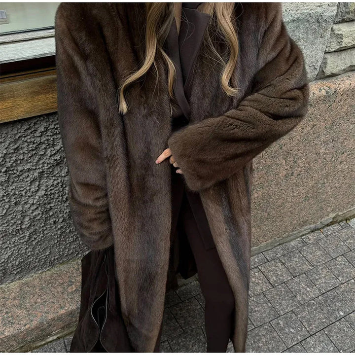 Ladies Luxury Faux Fur Coat with a Loose Fit and Elegant Details Lune London