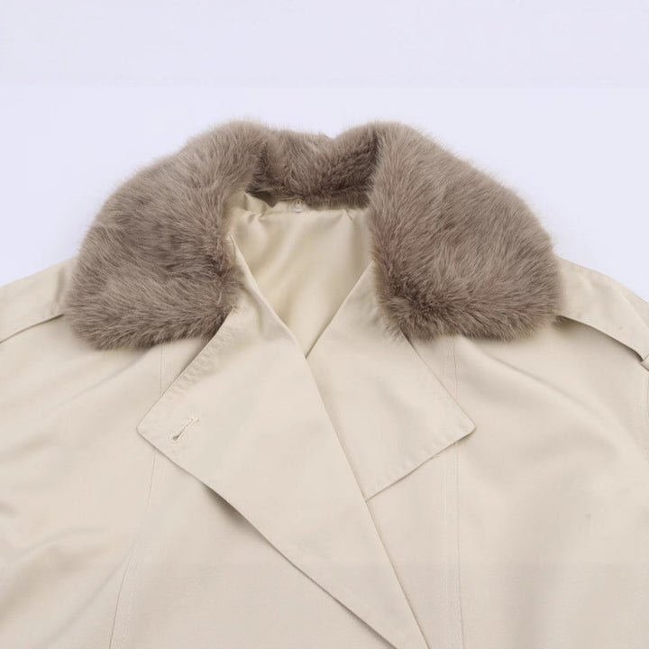 Trendy women's jacket with faux fur collar and double-breasted Lune London