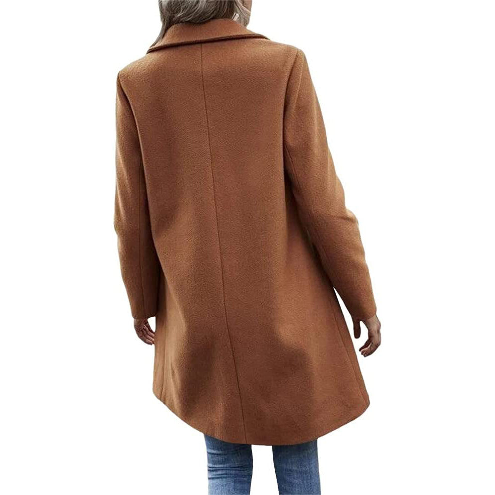 Stylish wool coat for women with chic lapels and style